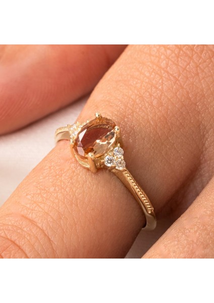 Gümüş Yüzük -Oval Kesim Tektaş Zultanit Yan Zirkon Taşlı Modern 925 Ayar Gümüş Kadın Yüzük-Hediyelik fiyatları