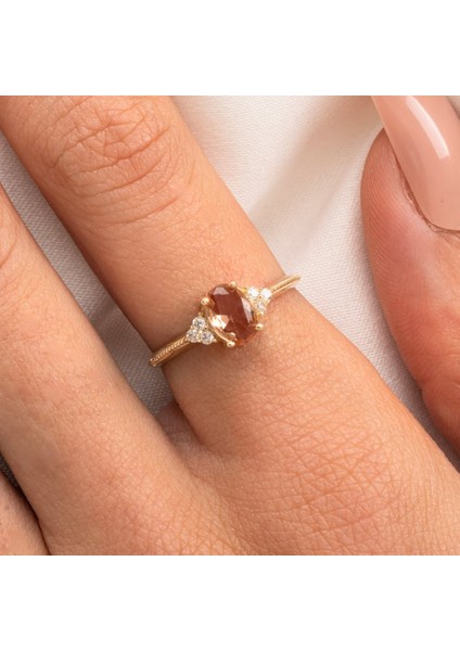 Gümüş Yüzük -Oval Kesim Tektaş Zultanit Yan Zirkon Taşlı Modern 925 Ayar Gümüş Kadın Yüzük-Hediyelik fırsatları