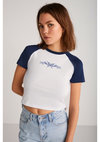 Vane Kadın Pamuk Kısa Kollu Baskılı Crop Beyaz/Navy T-Shirt modelleri