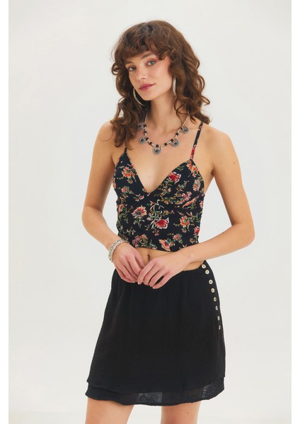 Desenli V Yaka Askılı Crop Top Siyah modelleri