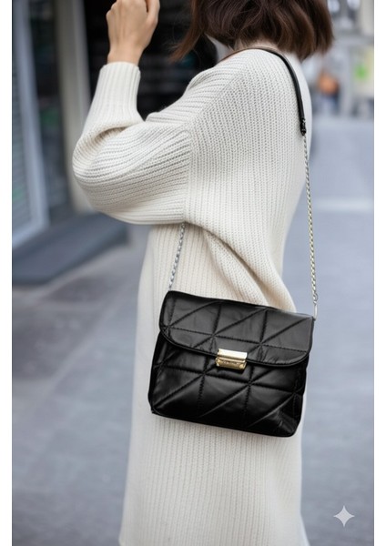 Kapitone Desenli Zincir Askılı Kilitlenebilir Kadın El ve Omuz Çantası fiyatları