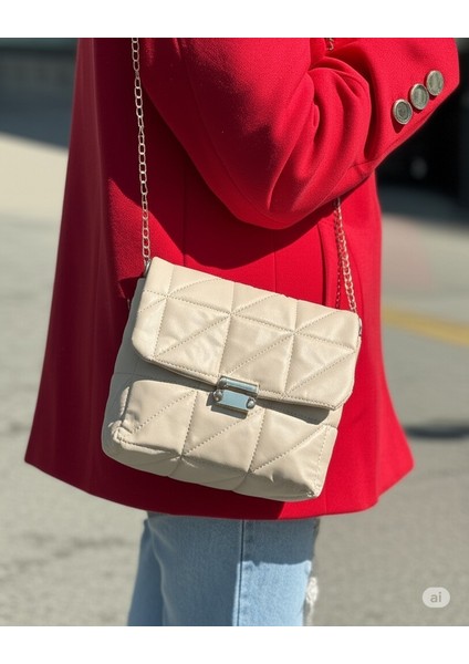 Kapitone Desenli Zincir Askılı Kilitlenebilir Kadın El ve Omuz Çantası