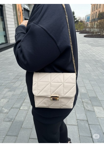 Kapitone Desenli Zincir Askılı Kilitlenebilir Kadın El ve Omuz Çantası fiyatları