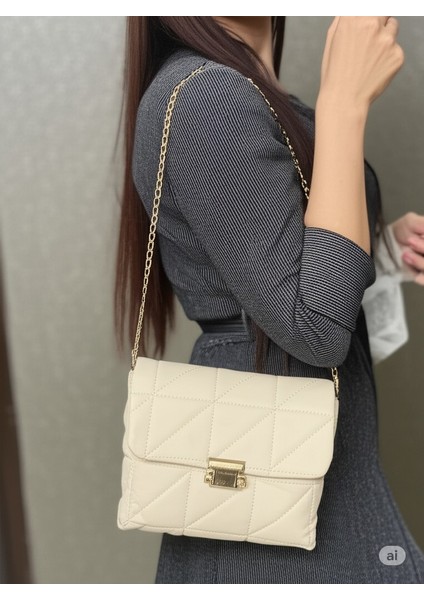 Kapitone Desenli Zincir Askılı Kilitlenebilir Kadın El ve Omuz Çantası modelleri