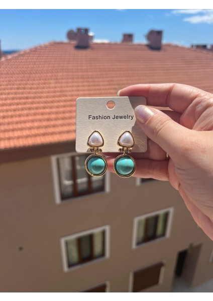 Mavi Taşlı Vintage Inci ve Gold Detaylı Çivi Küpe