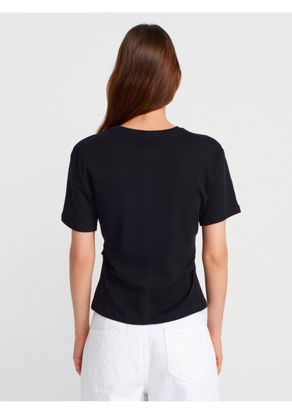 31874 Yırtmaç Detaylı T-Shirt-Siyah fırsatları