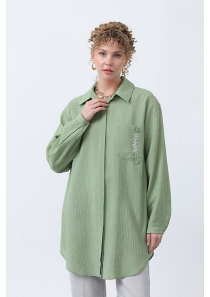 Kadin Tek Cep Nakiş Detayli Kendi̇nden Desenli̇ Kumaş Tuni̇k Gömlek