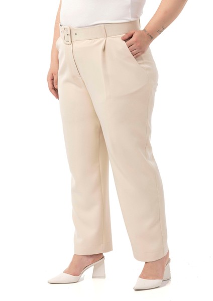 Büyük Beden Önü Pileli Cepli Kemerli Bej Rengi Pantolon fırsatları