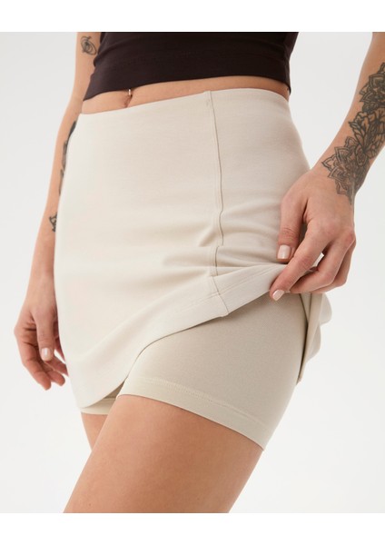 Kadın Krem Şortlu Çan Etek - EcoVero™ Viskoz, Bel Lastikli, Dar Çan Kesim, İç Şort Katmanlı Günlük ve Spor Mini Etek modelleri
