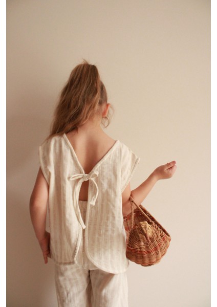 Bej Çizgili Sırt Detaylı Müslin Takım fiyatları