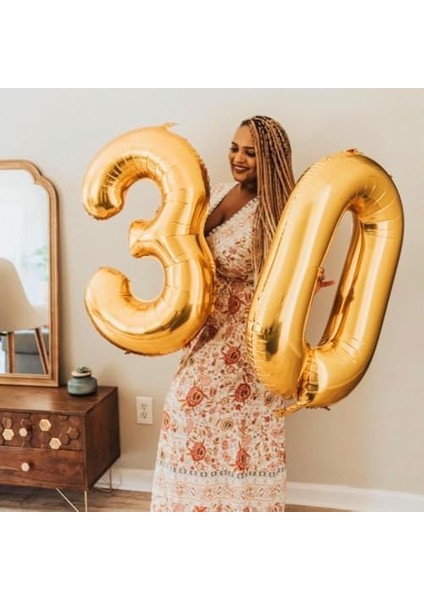 2 Yaş Doğum Günü Rakamlı Balon Yaş Günü Gold Renk Folyo Uçan Balon 102 cm Doğum Günü ve Parti Dekorasyonu Büyük Boy Balon 40 Inç - 102 cm Doğum Günü Dekorasyonu Balon Yaş Sayı Helyum Balon 2 Rakamı