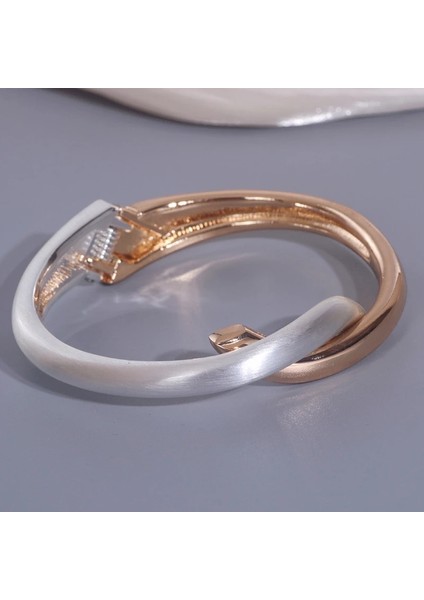 Çift Renk B 58-60MM Charm Karışık Renk Alaşım Manşet Bilezikler Kadınlar Için Yeni Moda Punk Metal Bileklik Bileklik Kadın Nişan Parti Takı Hediyeler (Yurt Dışından) fiyatları