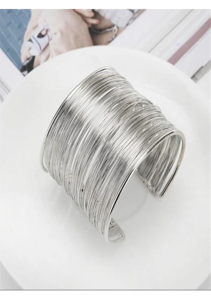 Altın Rengi 54-56MM Altın Plaka Kişilik Lüks Ağır Metal Yüksek Kaliteli Tel Bilezik Yüksek Dereceli Alaşım Takı Aksesuarları Kadın Için (Yurt Dışından) fırsatları