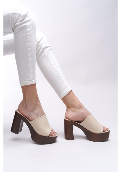 Kadın Topuklu Terlik Orta Yükseklikte Rahat ve Şık Tasarım ile Günlük Kullanım indirimleri