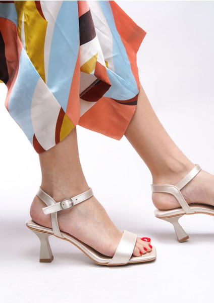 Ameradyl Kadın Abiye Topuklu Ayakkabı 0012248 indirimleri