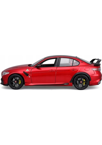 11048 Burago Alfa Romeo Gıula Gta 1:18 -Sunman