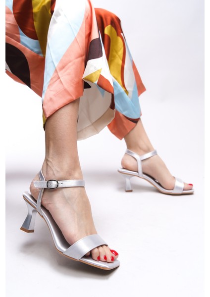 Ameradyl Kadın Abiye Topuklu Ayakkabı 0012248 fırsatları