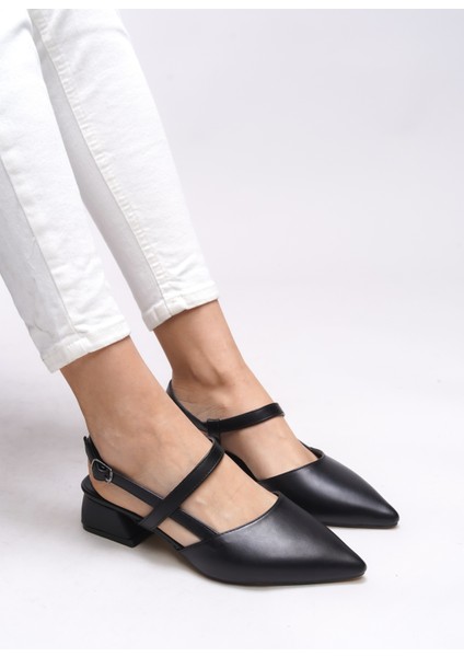 Giselvara Kadın Arkası Açık Sivri Burun Topuklu Ayakkabı 0012341