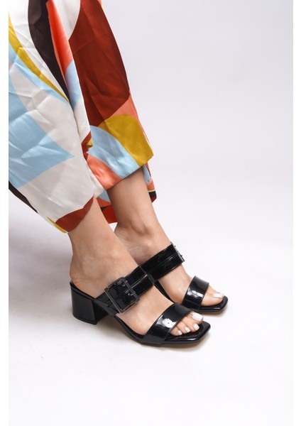 Kadın Terlik Platform Topuklu Şık Tasarım Konforlu Kullanım İçin