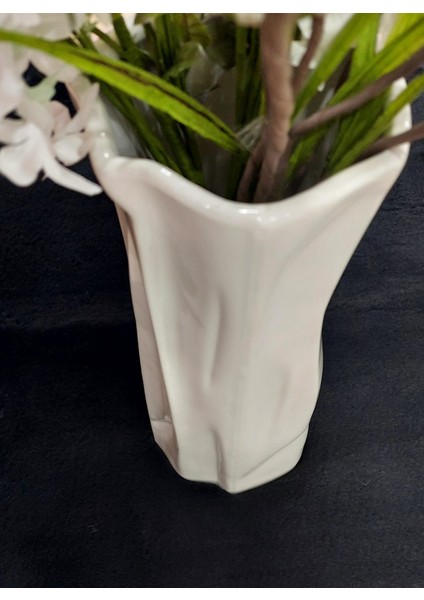 Vazo Buruşuk Yüksek Küçük Boy Bej Seramik Çap 12CM Yükseklik 30CM 1 Adet indirimleri