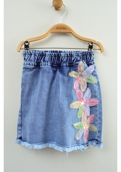 Gri Çiçek Motifli Tşört ve Jean Şort Etekli Takım (5-12 Yaş) fırsatları