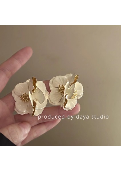 Şık ve Zarif Saplama Küpeler (Yurt Dışından)