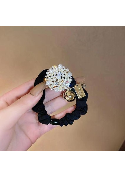 Beverly 1, Bir Ponytail Çubuğu ve Saç Dönüsü ile Bağlı. (Yurt Dışından)