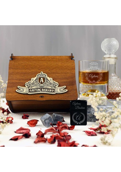 Ahşap Kutulu Vintage Tasarımlı Kişiye Özel Çakmak ve Taşlı Viski Kadehi Seti