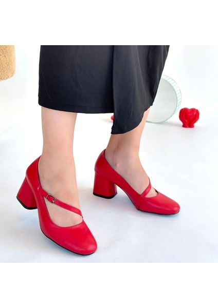 Kier Kırmızı Cilt Topuklu Ayakkabı fırsatları
