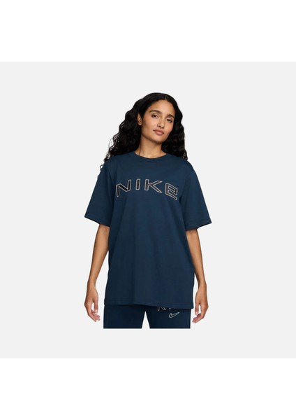 Sportswear Phoenix Graphic Loose Short-Sleeve Kadın T-Shirt HQ1679-478 modelleri