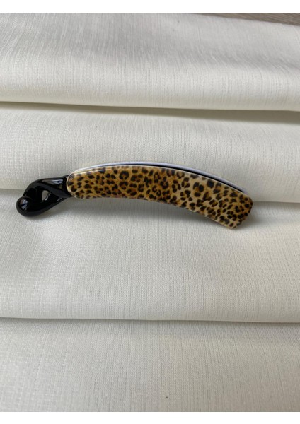 Muz Toka Leopar Desenli Zemini Siyah-Deseler Taba Renk Şık ve Kullanışlı Toka yaz sıcaklarında saçları toplamak için güzel seçenek