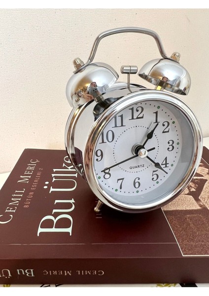 Nostalji Çalar Saat Gümüş Renk Işıklı Alarmlı Dekoratif Masa Saati Çalar Saat Retro Tasarımı modelleri