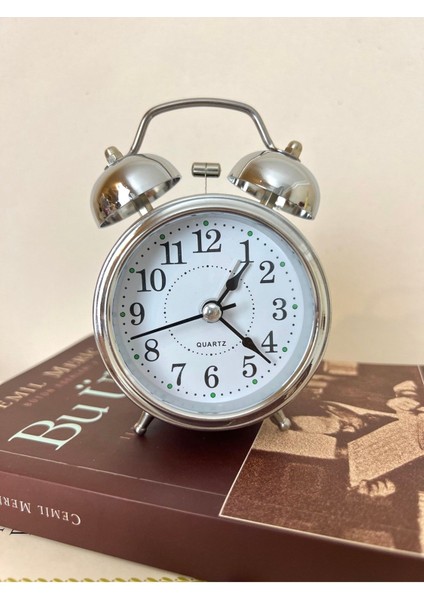 Nostalji Çalar Saat Gümüş Renk Işıklı Alarmlı Dekoratif Masa Saati Çalar Saat Retro Tasarımı fırsatları