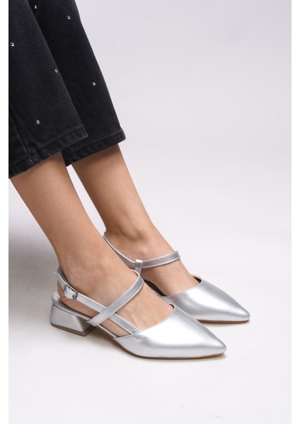 Giselvara Kadın Arkası Açık Sivri Burun Topuklu Ayakkabı 0012341