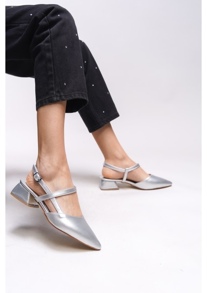 Giselvara Kadın Arkası Açık Sivri Burun Topuklu Ayakkabı 0012341 fırsatları