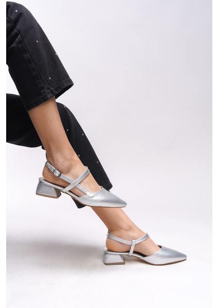 Giselvara Kadın Arkası Açık Sivri Burun Topuklu Ayakkabı 0012341 indirimleri