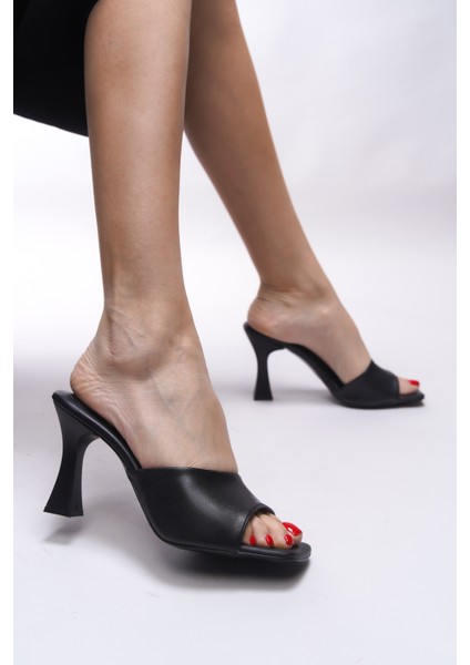 Kadın İnce Topuklu Terlik Orta Topuk Siyah Renk Şık Tasarım fırsatları
