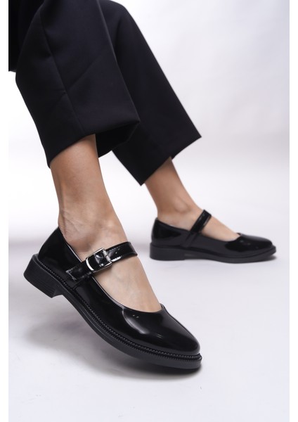 Saelheira Kadın Rugan Babet – Düz Tabanlı, Tokalı ve Kemerli Rahat Günlük Kullanım Ayakkabısı fırsatları