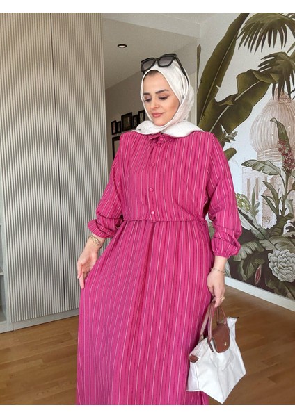 Çizgili Gömlek Detaylı Yazlık Elbise Takım – Renkli ve Konforlu Stil Fuşya