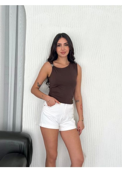 Osy Modal Yumuşak Dokulu Kumaş Bisiklet Yaka Kadın Sıfır Kol Bluz Omuz Toka Aksesuar Detaylı - Kahverengi