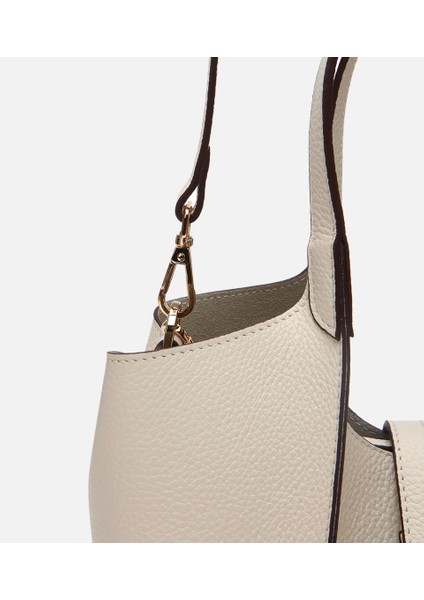 03CAH309420A400 KADIN Deri Ekru Kilit Detaylı Tote Çanta fırsatları