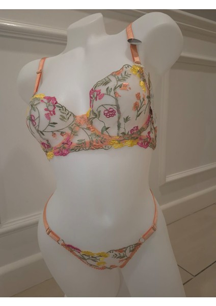 Çift Renk Nakışlı Dantelli B Kap Brode Sütyen-Tanga Takımı fiyatları