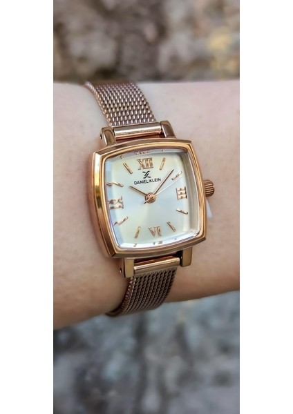 DKE.1.10844-5 Kare Kadran Hasır Kordon Metal Kasa 3 Atm Suya Dayanıklı Rose Renk Kadın Kol Saati