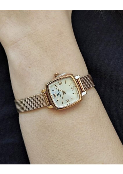 DKE.1.10844-5 Kare Kadran Hasır Kordon Metal Kasa 3 Atm Suya Dayanıklı Rose Renk Kadın Kol Saati fiyatları