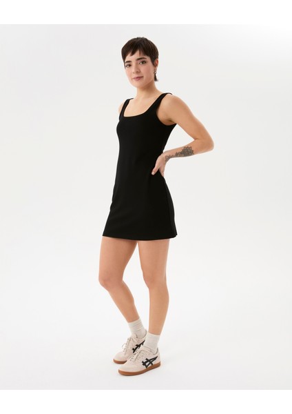 Siyah Sırt Dekolteli Low Back Elbise