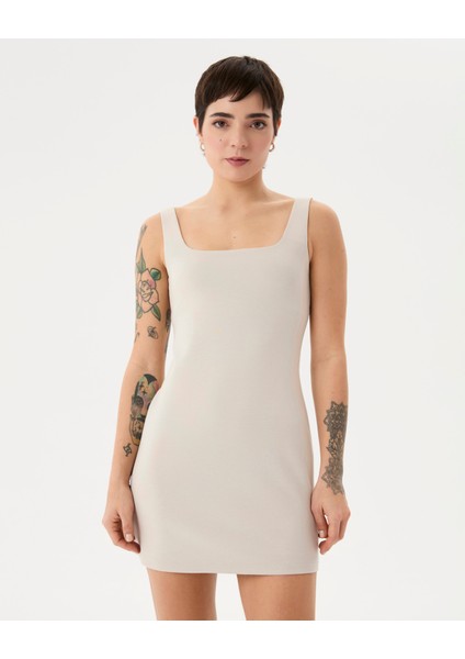 Krema Low Back Elbise