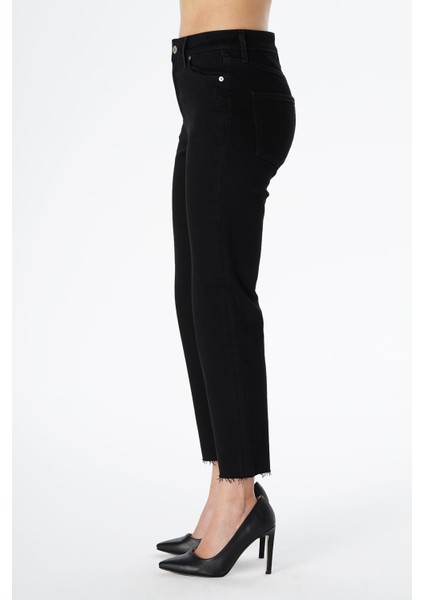 Elıza Cropped Siyah Paçası Kesikli Straight Fit Fermuarlı Jean Pantolon C 4518-071 modelleri