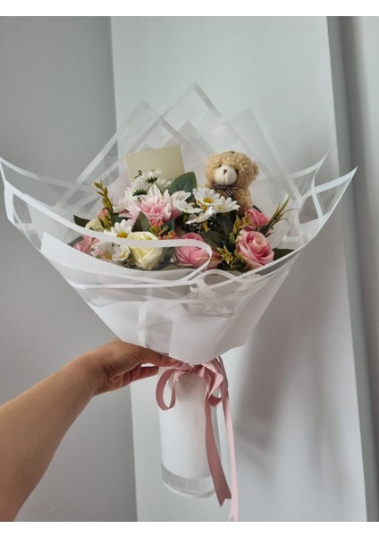 Peluş Ayıcık ve Yapay Çiçekli Buket Sevgiliye Romantik Hediye & Yeni Doğan Çiçek Aranjmanı