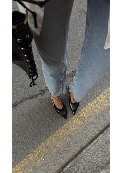 Sivri Burun Dekolteli Siyah Kadın Topuklu modelleri