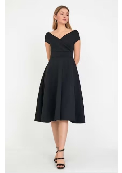 Munn Collection Kadın Kısa Kollu Kruvaze Yaka Eteği Volanlı Krep Elbise fırsatları